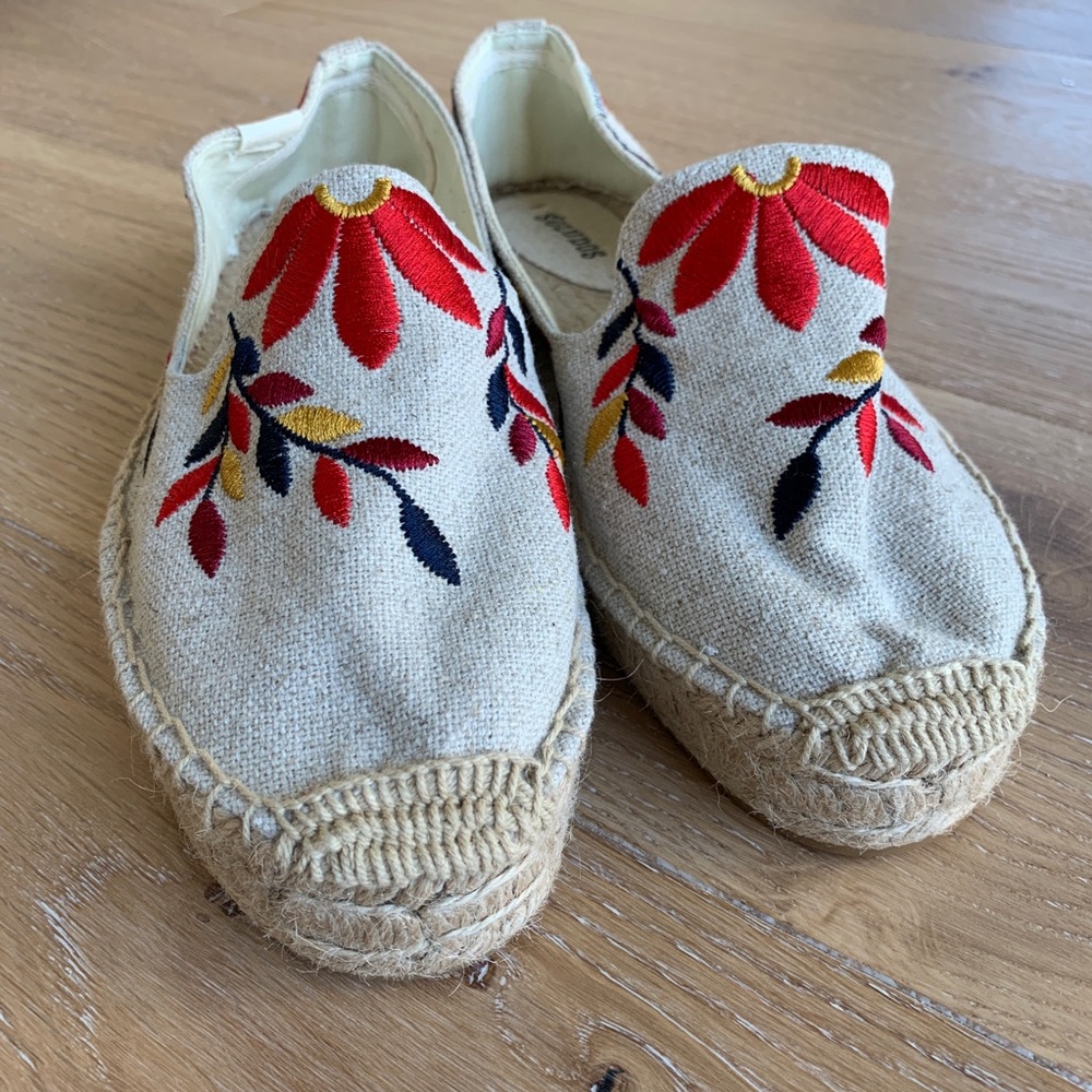 NWOT Soludos Floral Platform